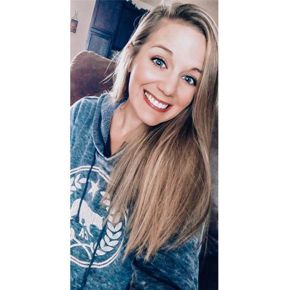 Meet your Posher, Jessica - Picture 1 of 1